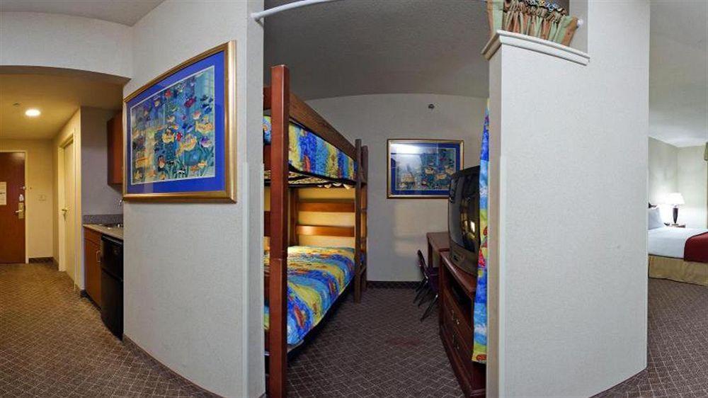 Wyndham Garden Erie Hotel Kearsarge Exterior photo
