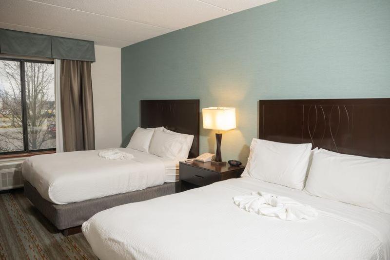 Wyndham Garden Erie Hotel Kearsarge Exterior photo