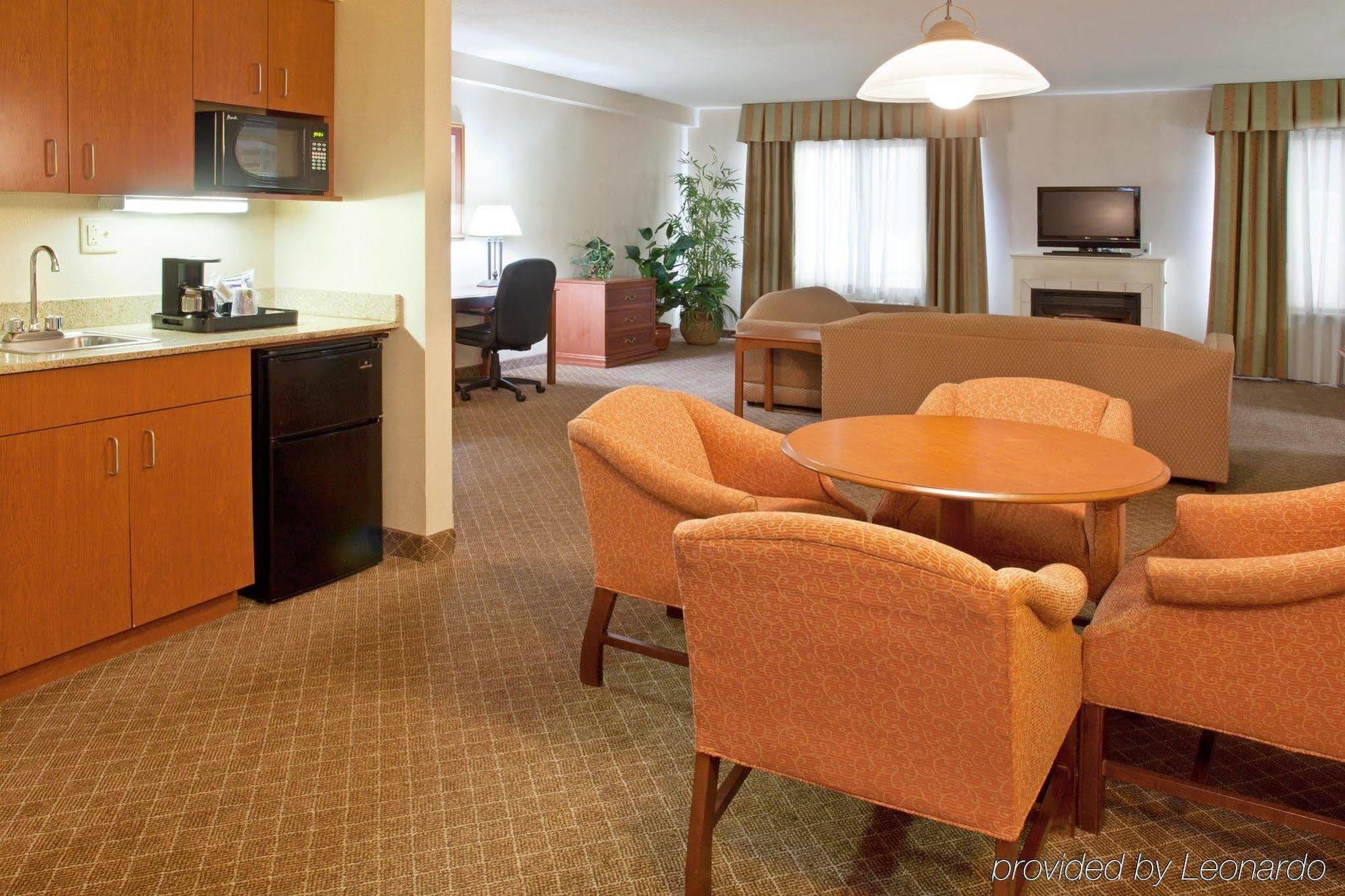 Wyndham Garden Erie Hotel Kearsarge Room photo